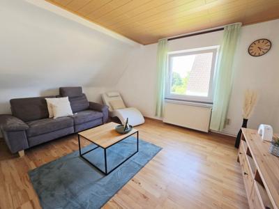 Wohnzimmer mit Sofa